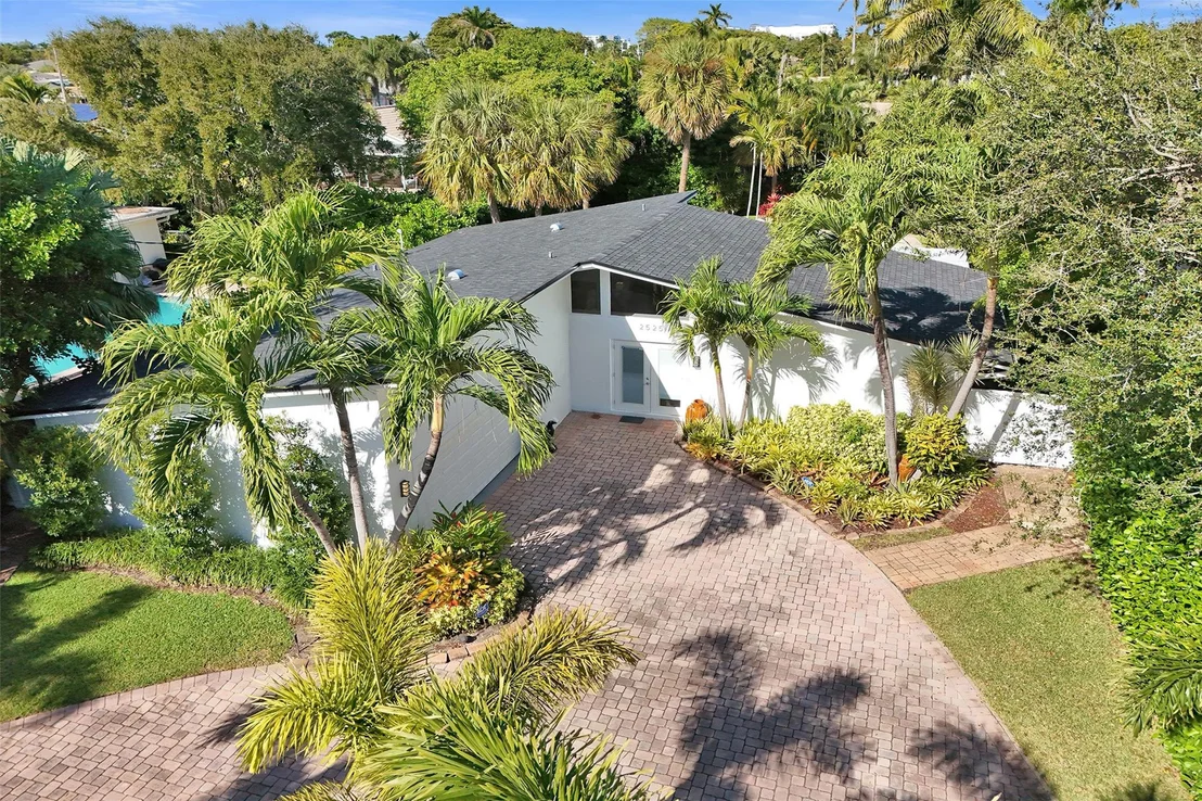 Photo of 2525 SE 7th Drive