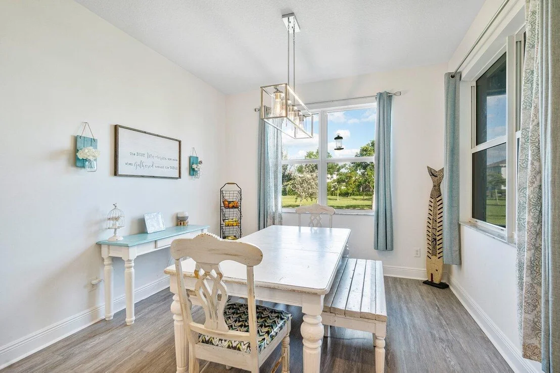 Photo of 868 Honey Oak Court