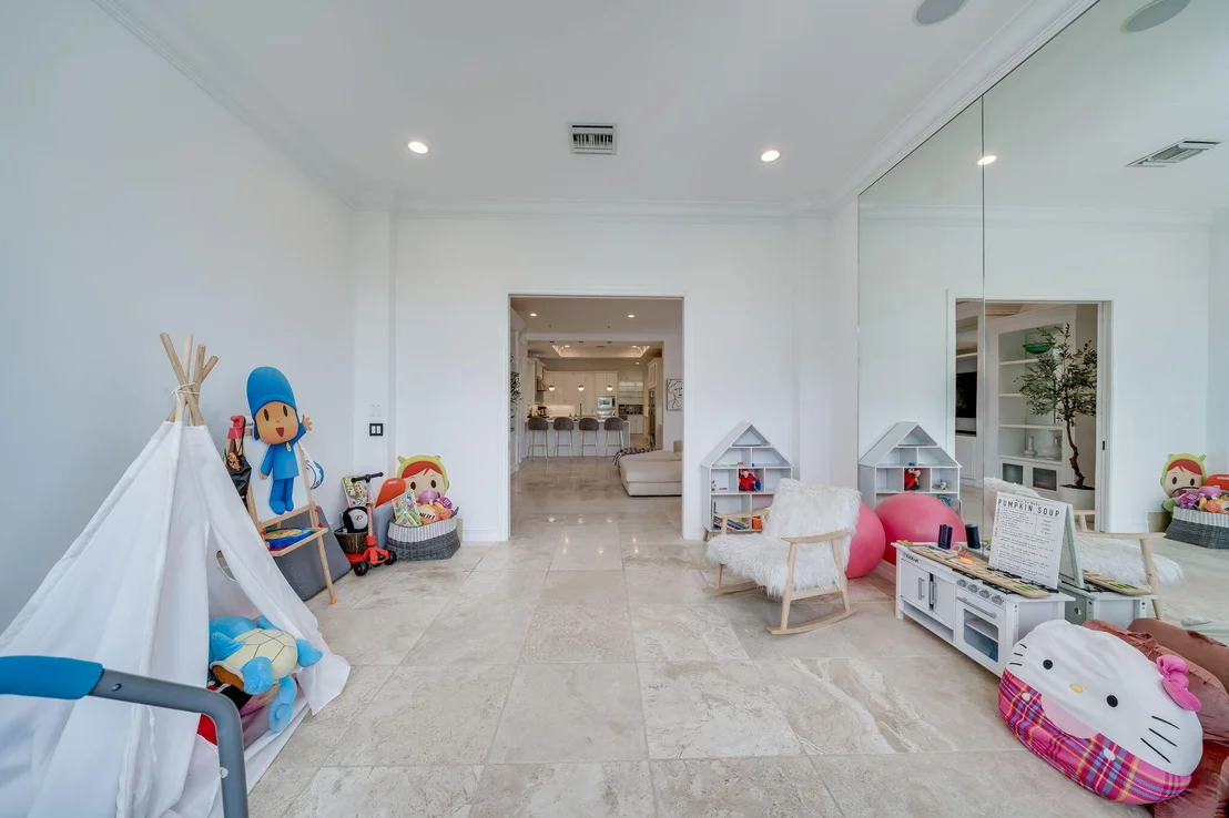 Photo of 17593 Middle Lake Drive