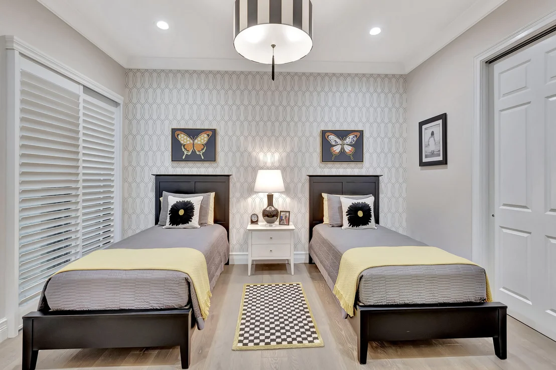 Photo of 16807 Pavilion Way