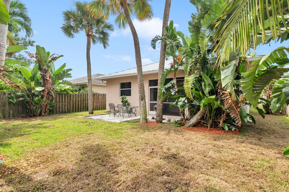 Photo of 17684 Cinquez Park Road W