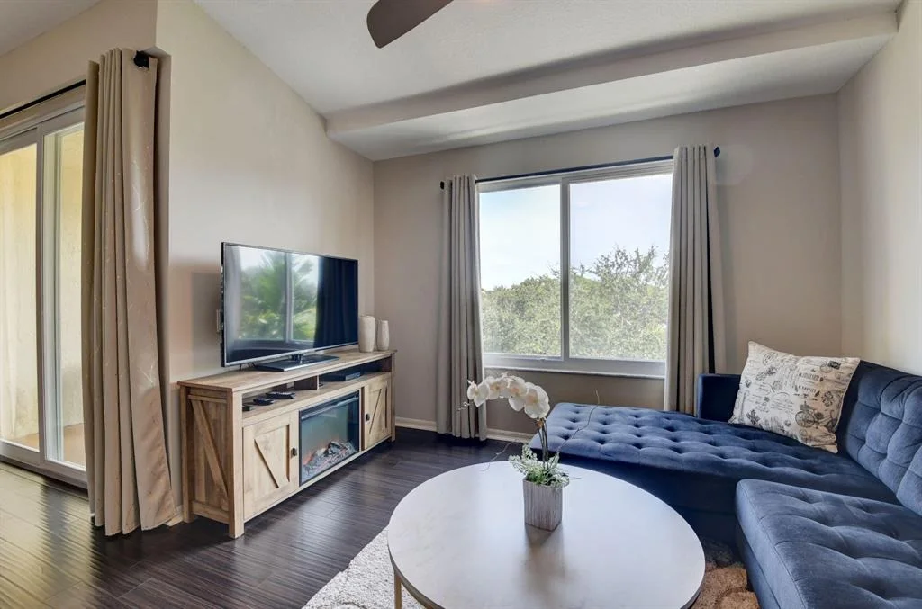 Photo of Unit 423 at 423 Villa Circle