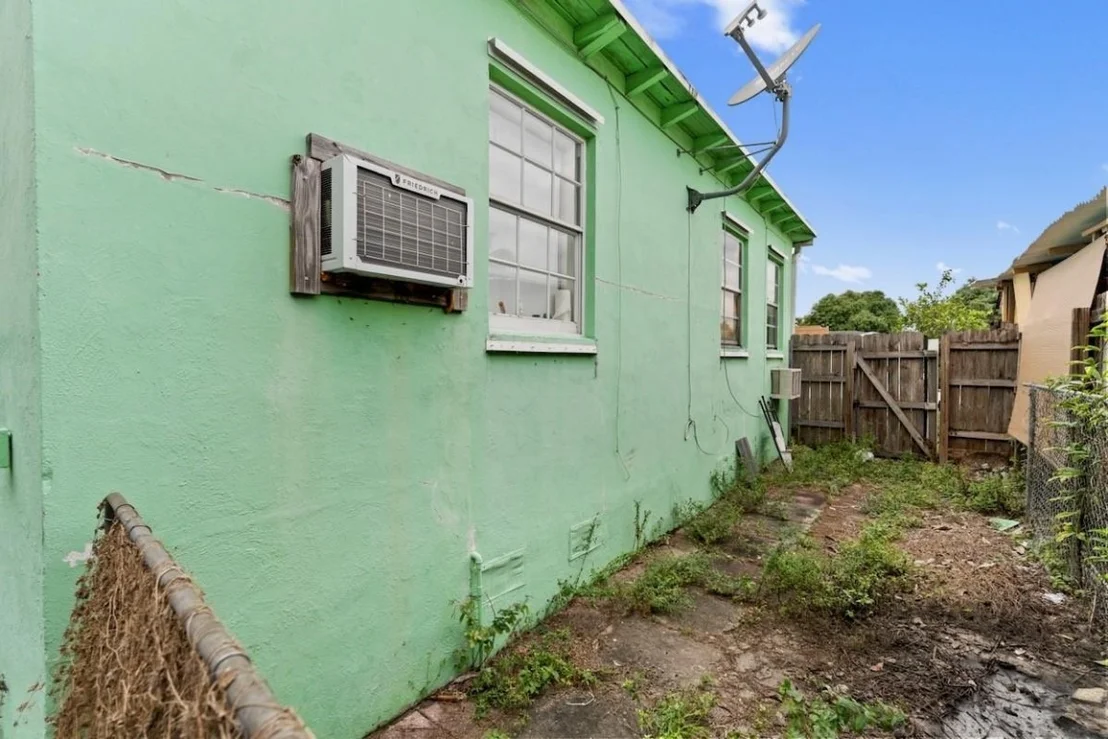 Photo of 282 E 55th Street