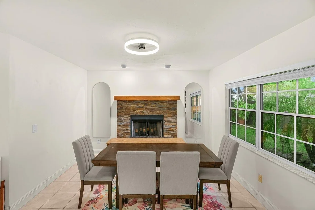 Photo of 722 24th Square