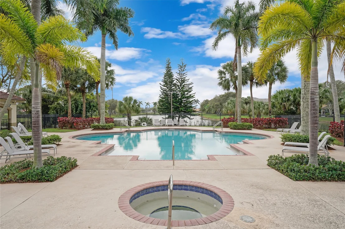 Photo of 6146 Spring Isles Boulevard