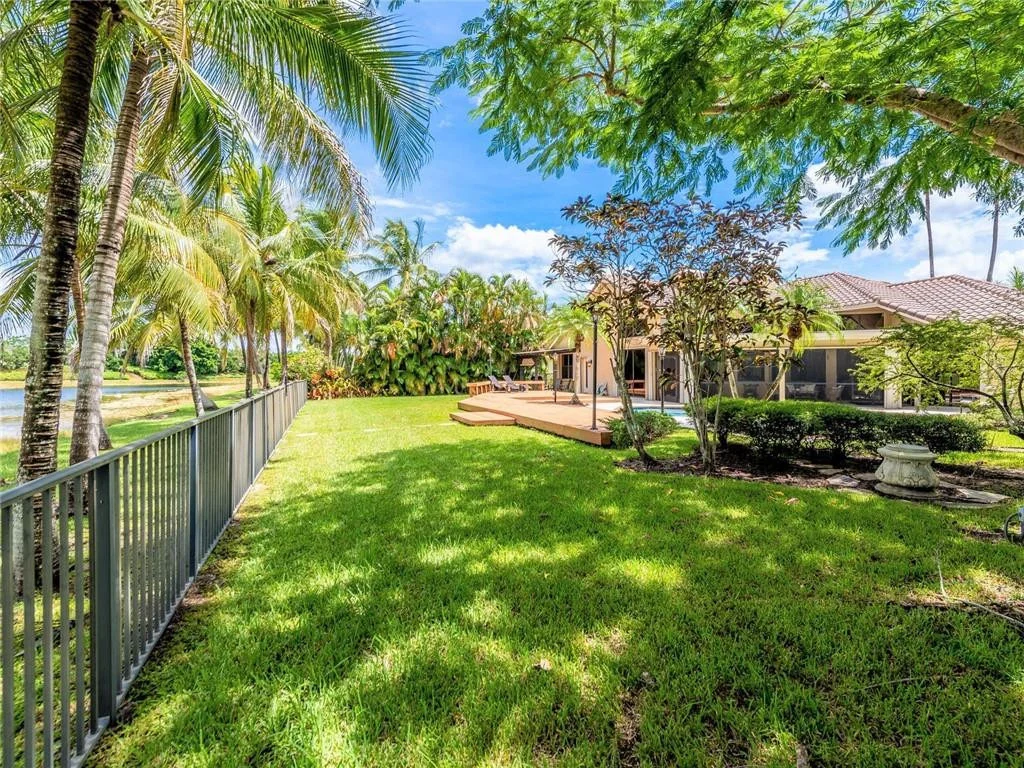 Photo of 391 Coconut Circle