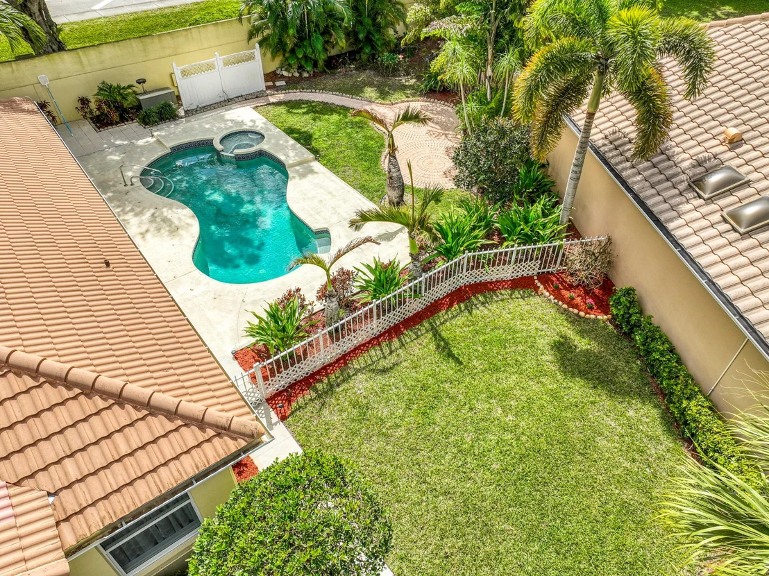 Photo of 190 S Hampton Drive