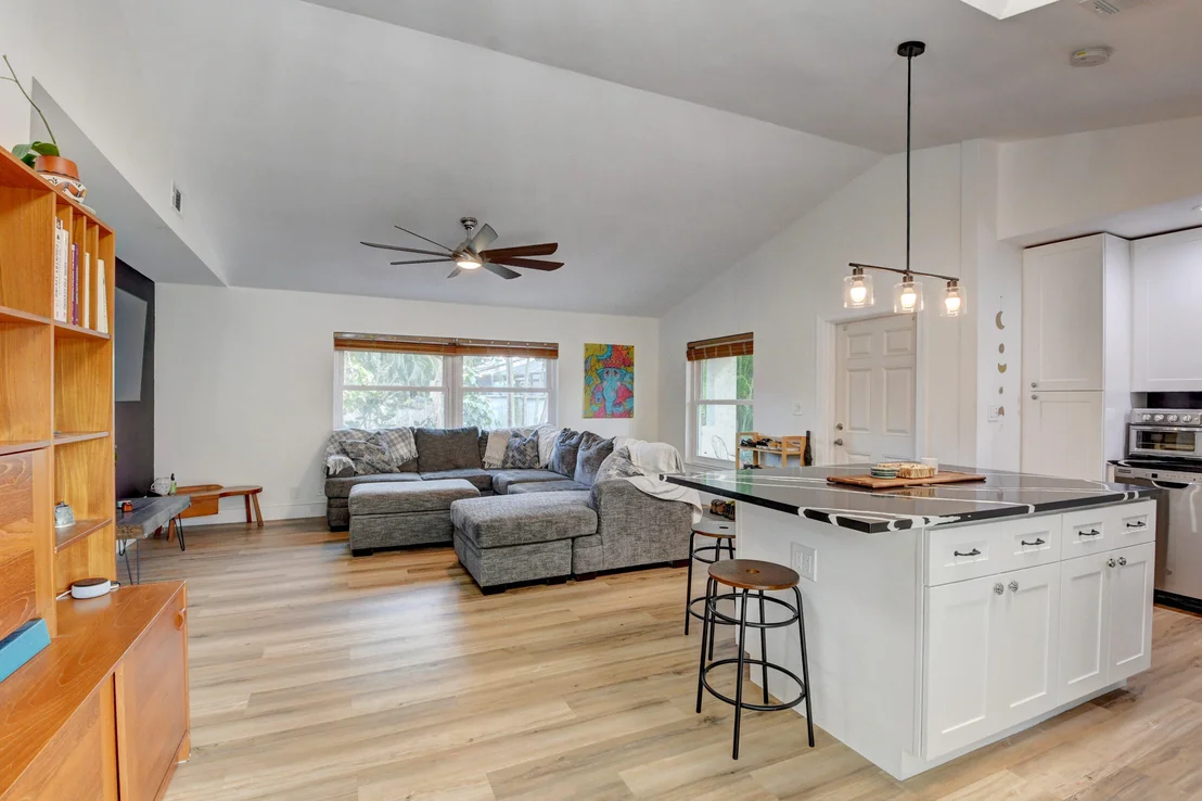 Photo of 4817 Lincoln Road