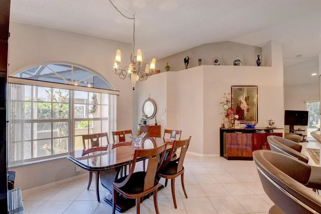 Photo of 6125 Heliconia Road