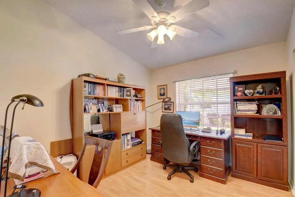 Photo of 6125 Heliconia Road