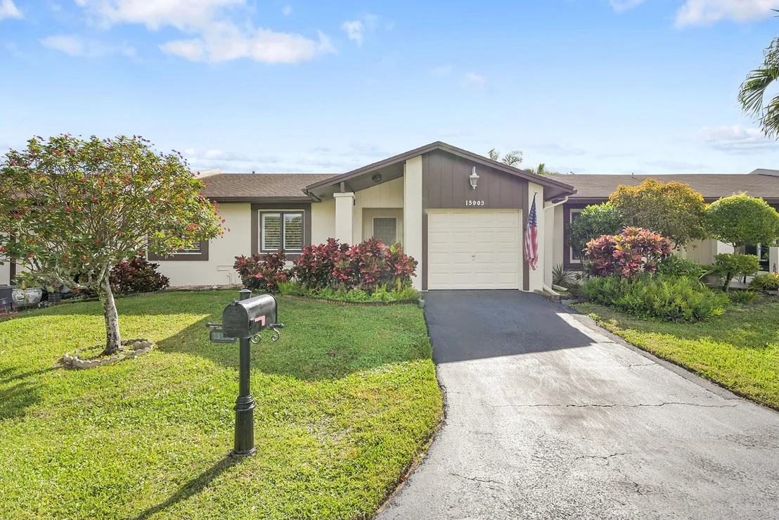 Photo of 15903 Laurel Oak Circle