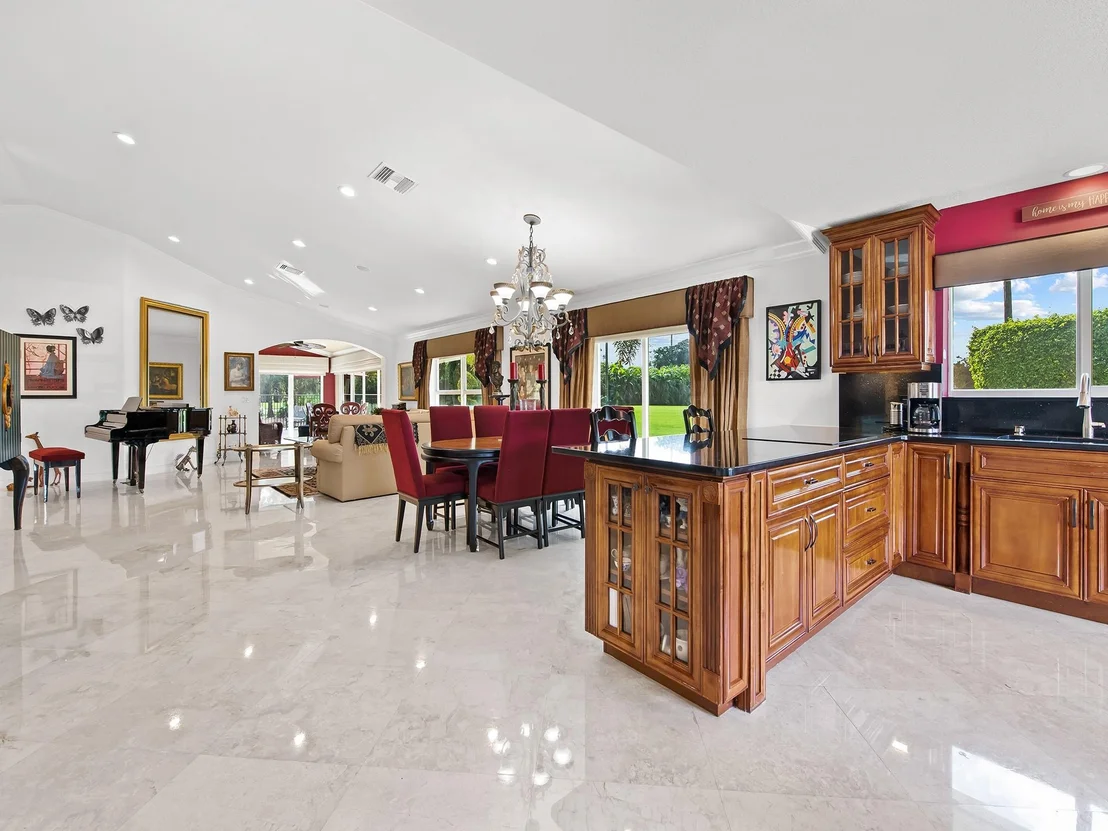 Photo of 10984 Highland Circle
