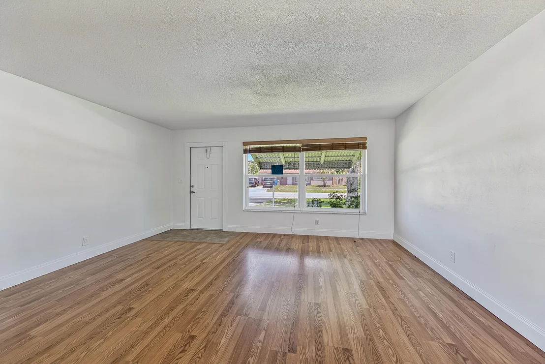 Photo of 2521 N Cypress Road