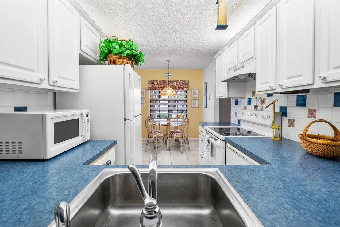 Photo of Unit A at 1501 Pinecrest Circle