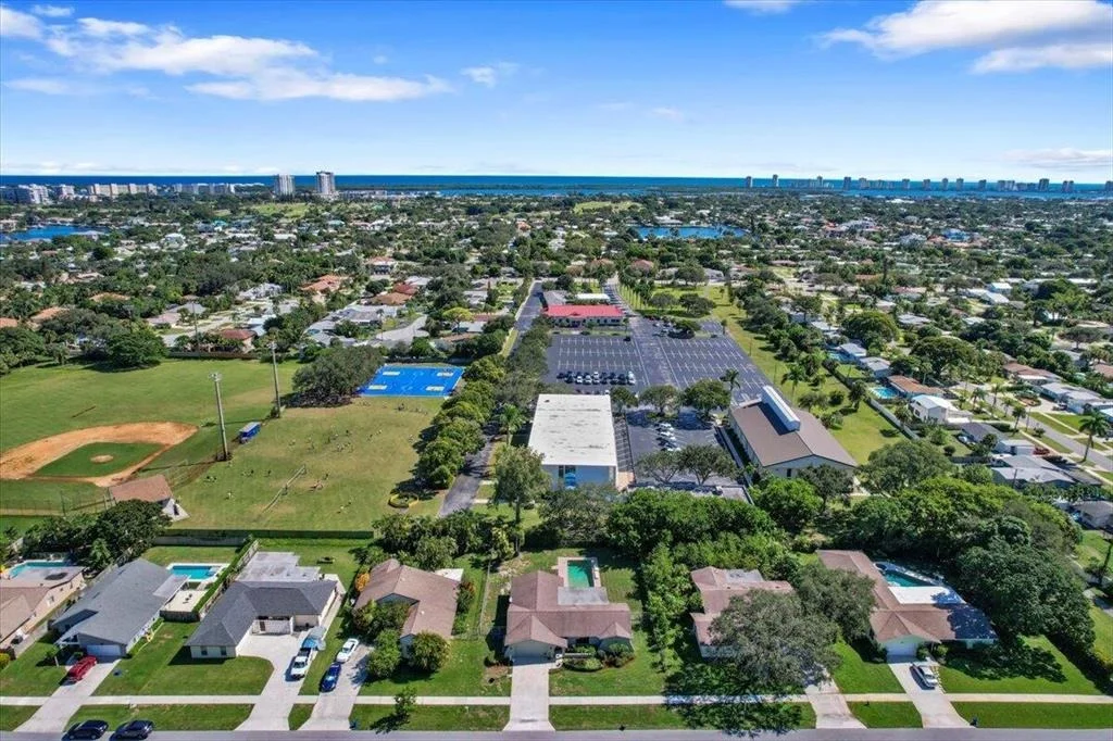 Photo of 901 Alamanda Drive