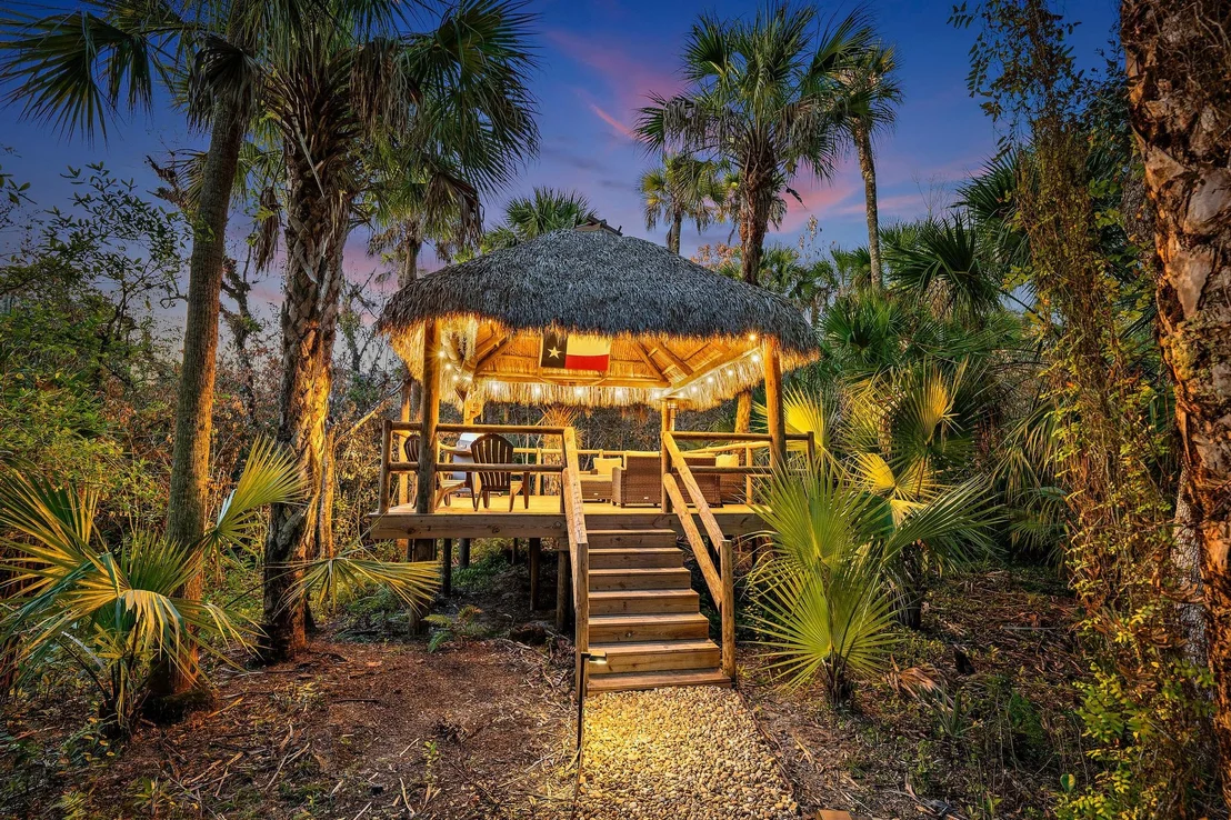 Photo of 4844 River Place