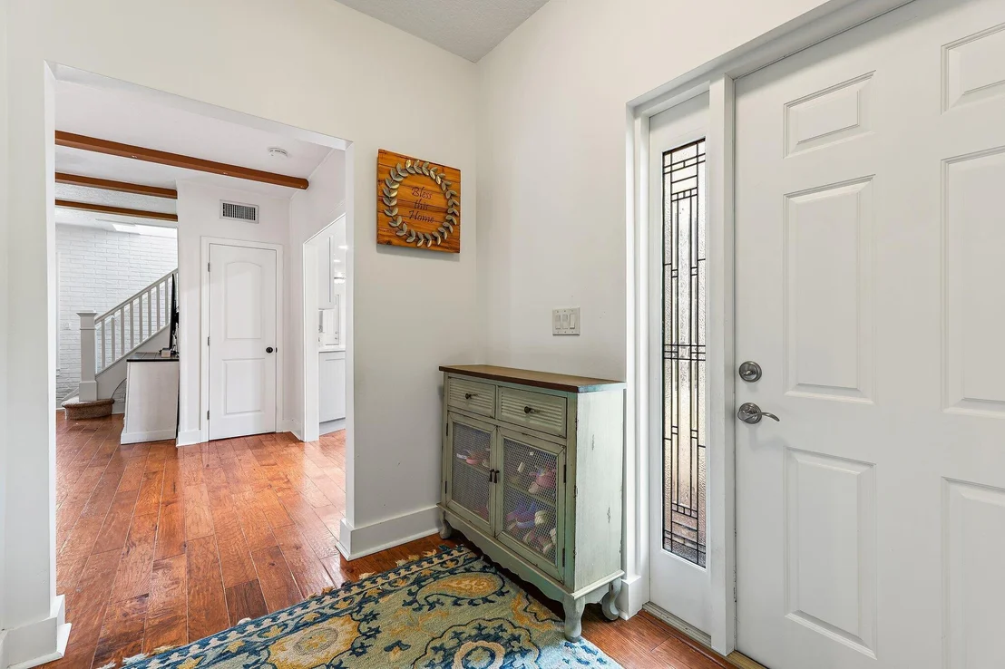 Photo of 715 Warren Drive