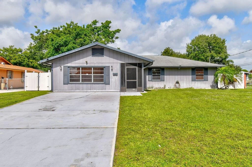 Photo of 5501 Palm Drive