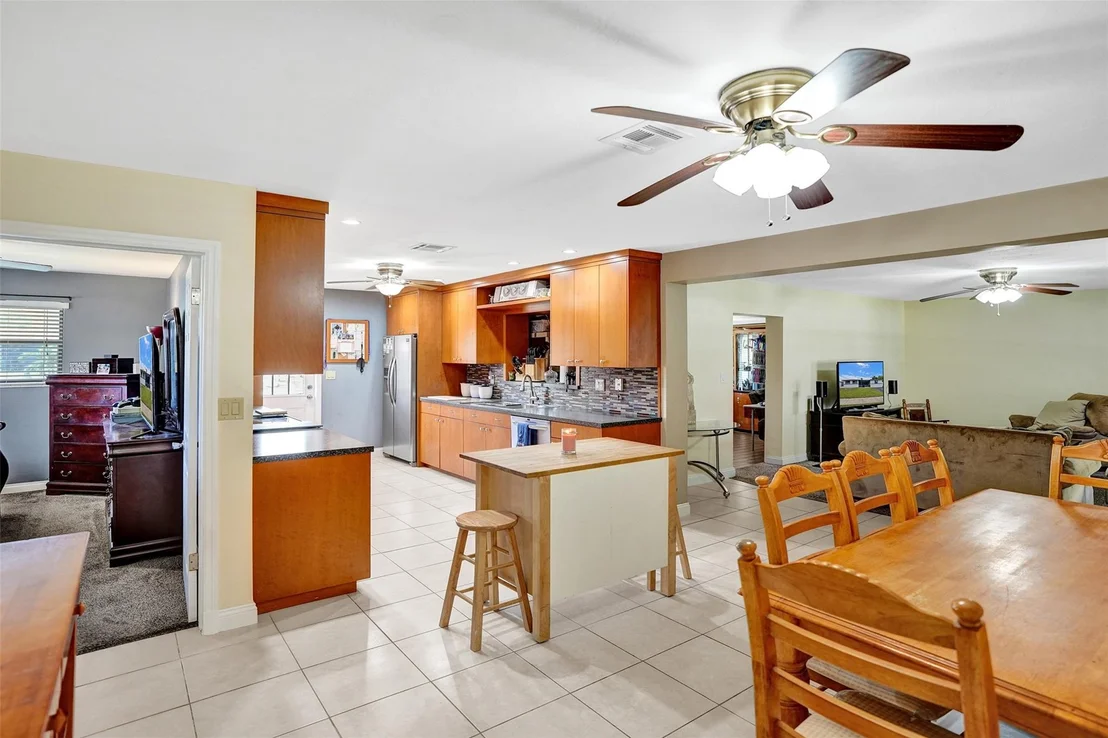 Photo of 1709 E River Drive