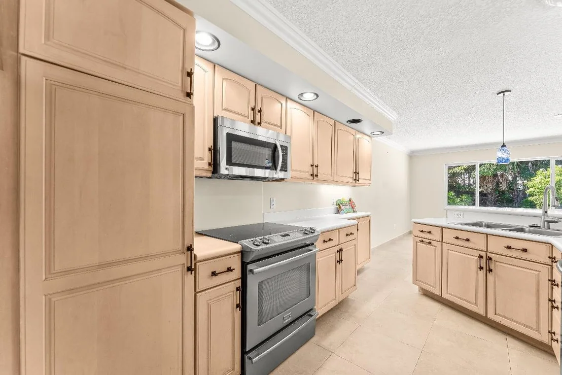Photo of 2301 Banyan Road