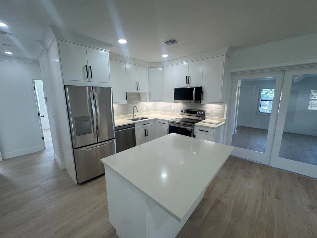 Photo of 3015 Robert Road
