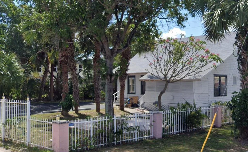 Photo of 923 3rd Street