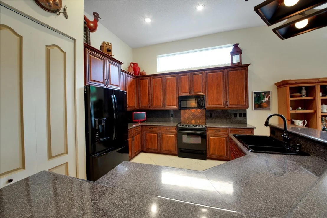 Photo of 7110 Veneto Drive