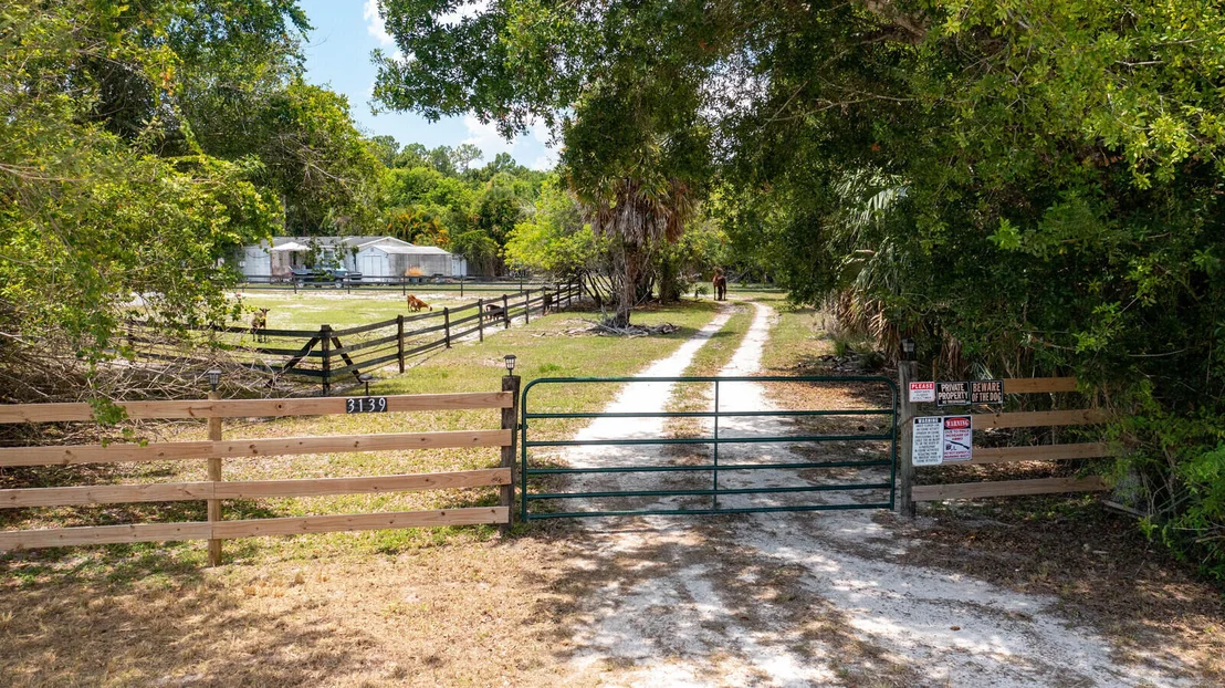 Photo of 3139 B Road
