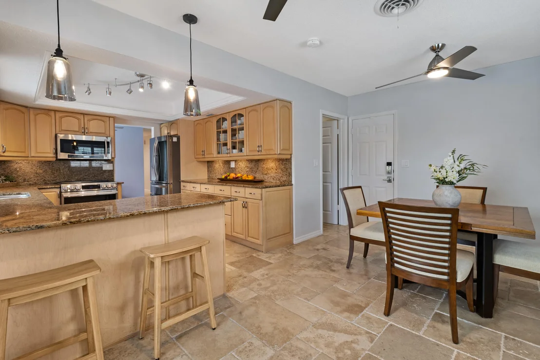 Photo of 611 SE 9TH Avenue
