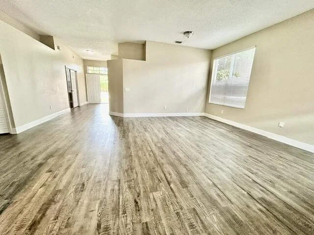 Photo of 1182 AVIARY Road
