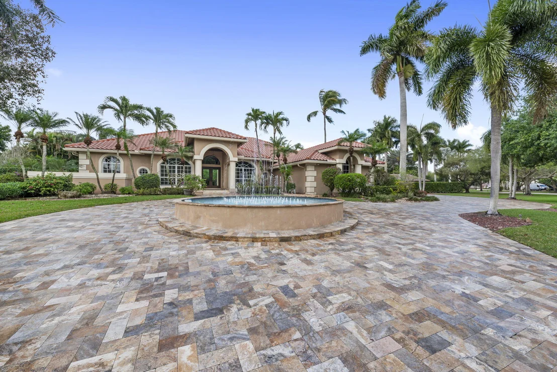 Photo of 7900 N Upper Ridge Drive