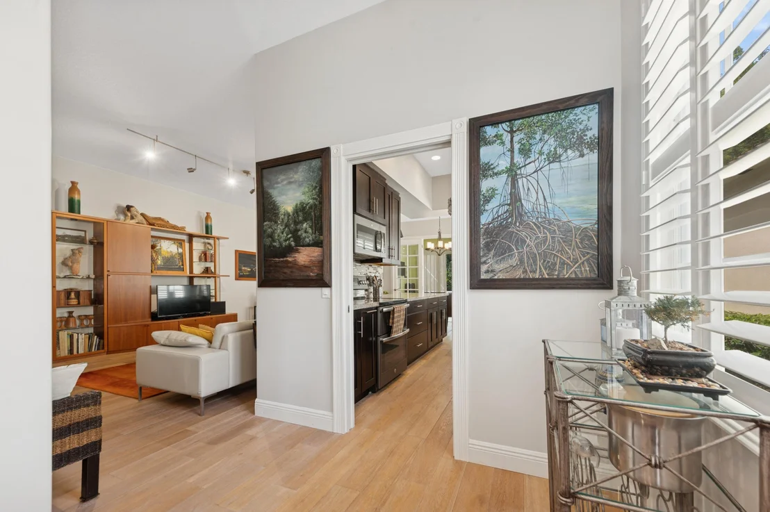 Photo of 2024 Valencia Drive