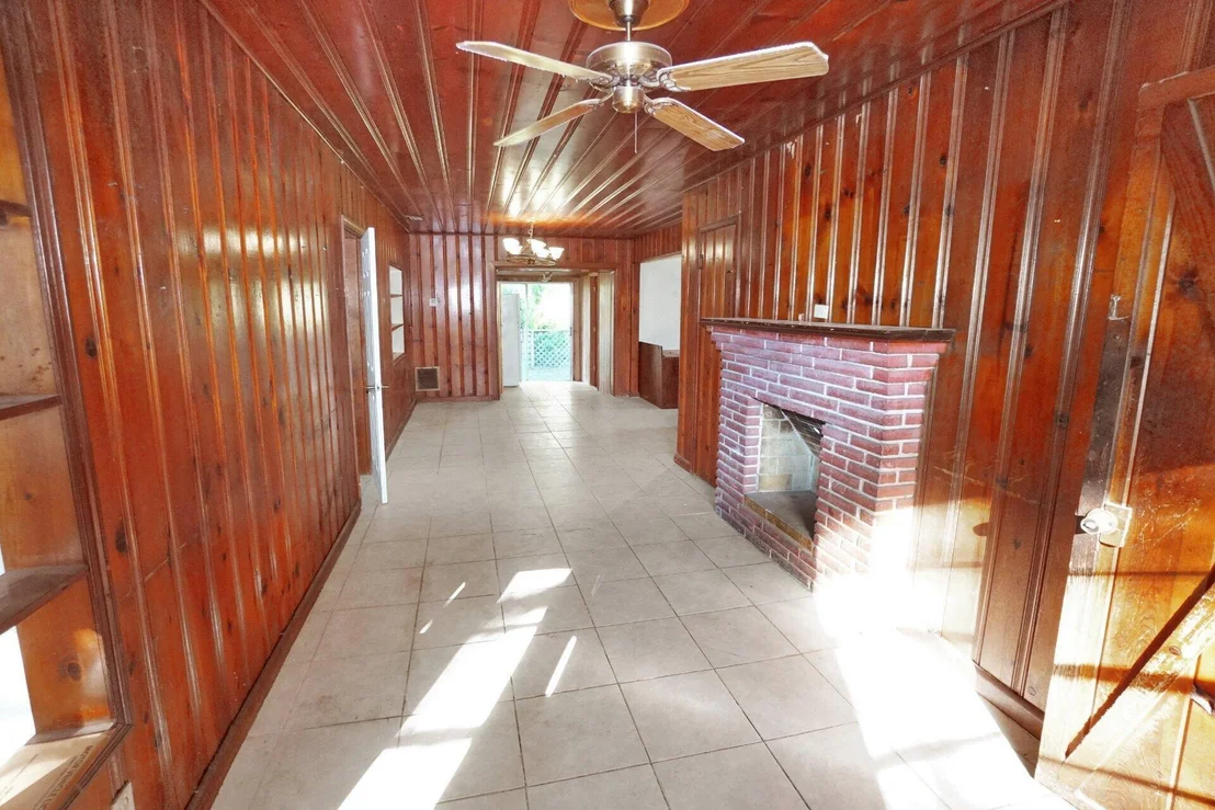 Photo of 405 Fleming Avenue