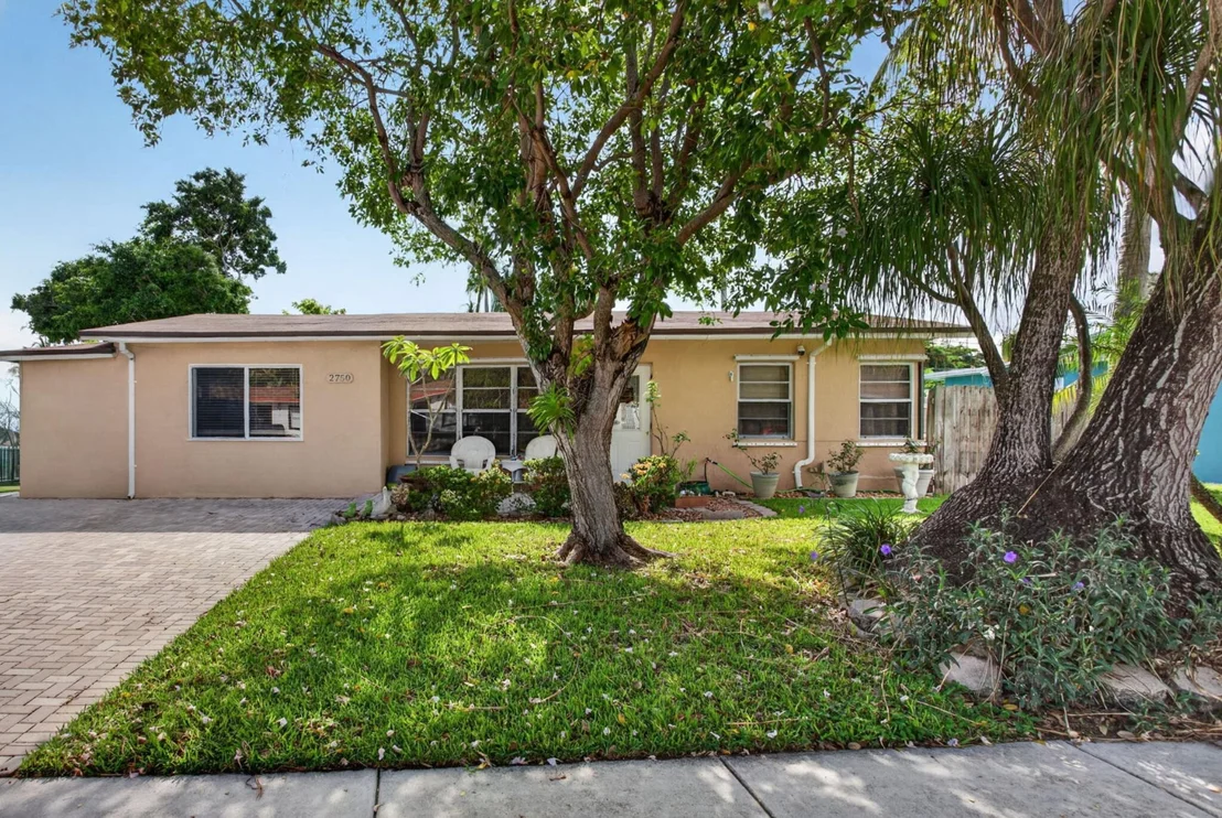 Photo of 2750 NE 9TH Terrace