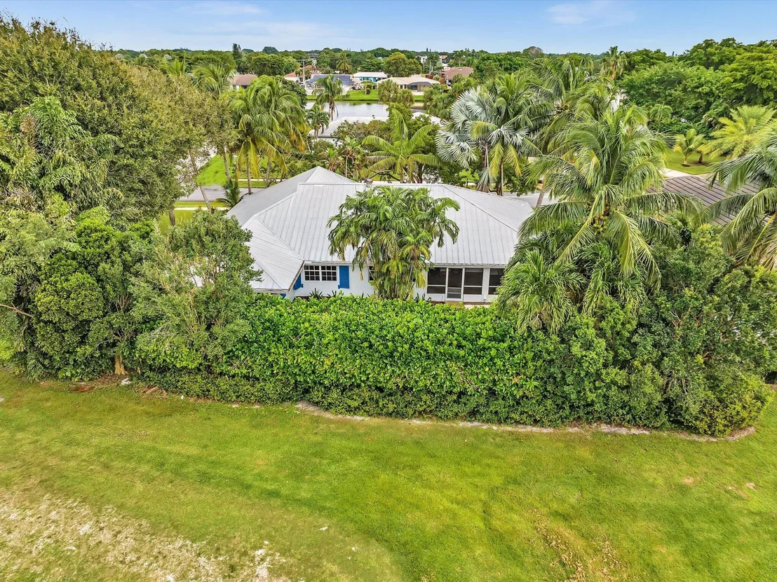 Photo of 3204 Lakeview Drive
