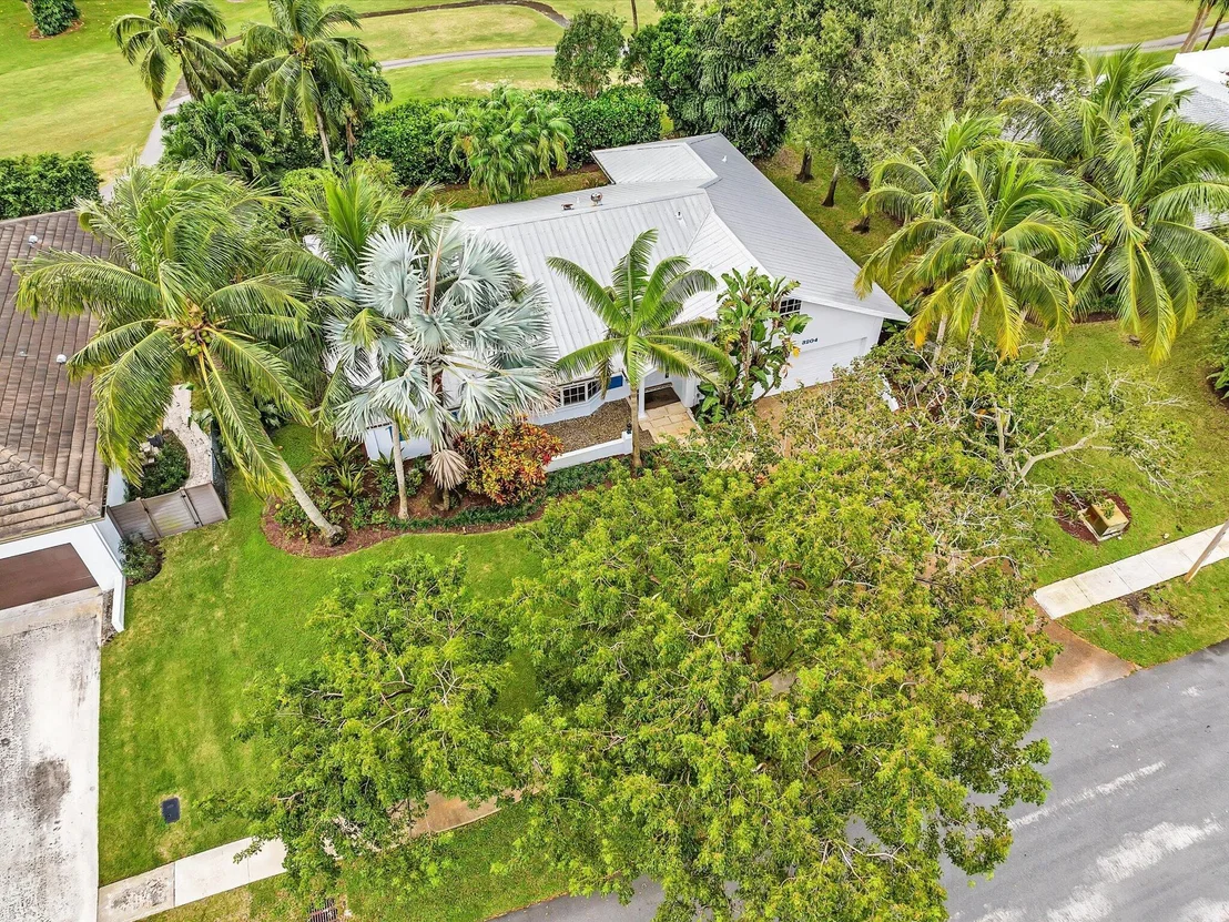 Photo of 3204 Lakeview Drive