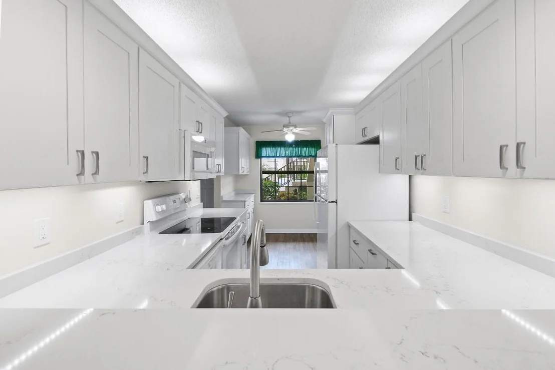Photo of Unit B at 1001 Pinecrest Circle