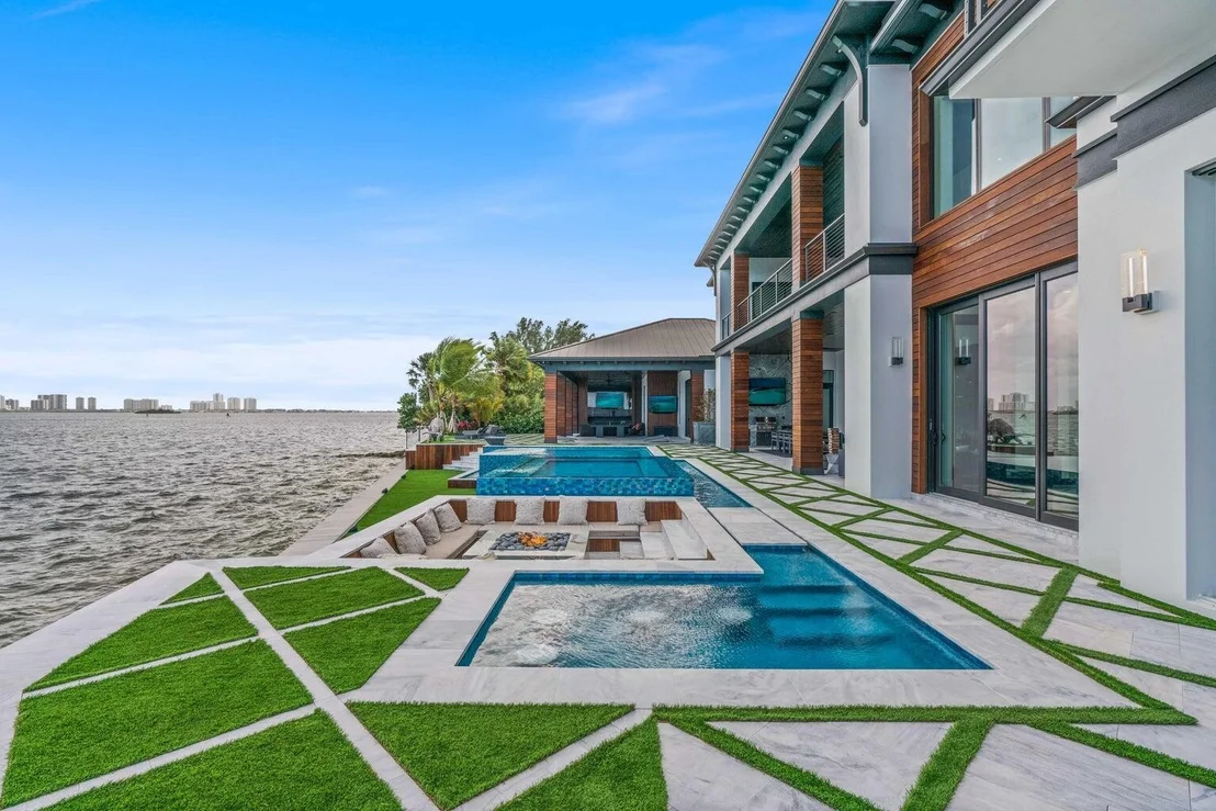 Photo of 712 Lakeside Circle
