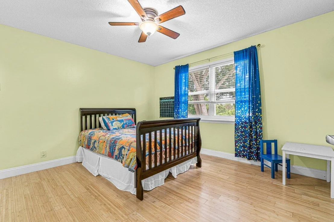 Photo of 1071 Fairfax Circle W