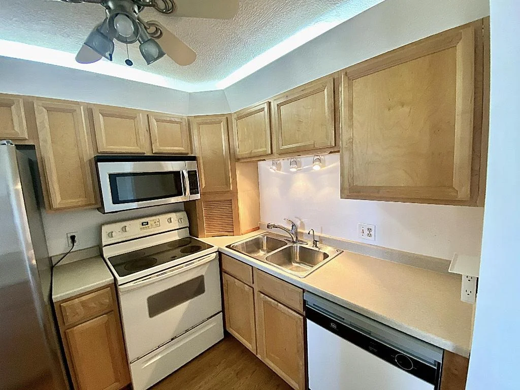 Photo of 374 Markham Q