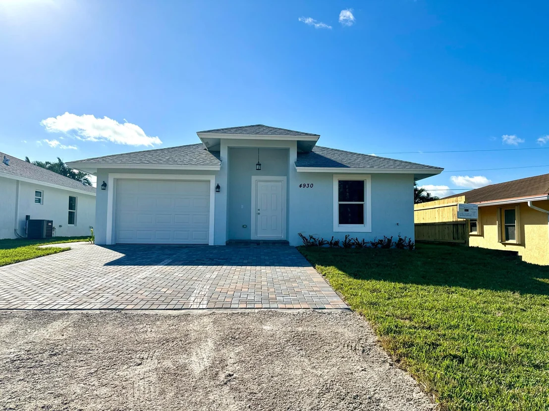 Photo of 4930 Biscayne Drive