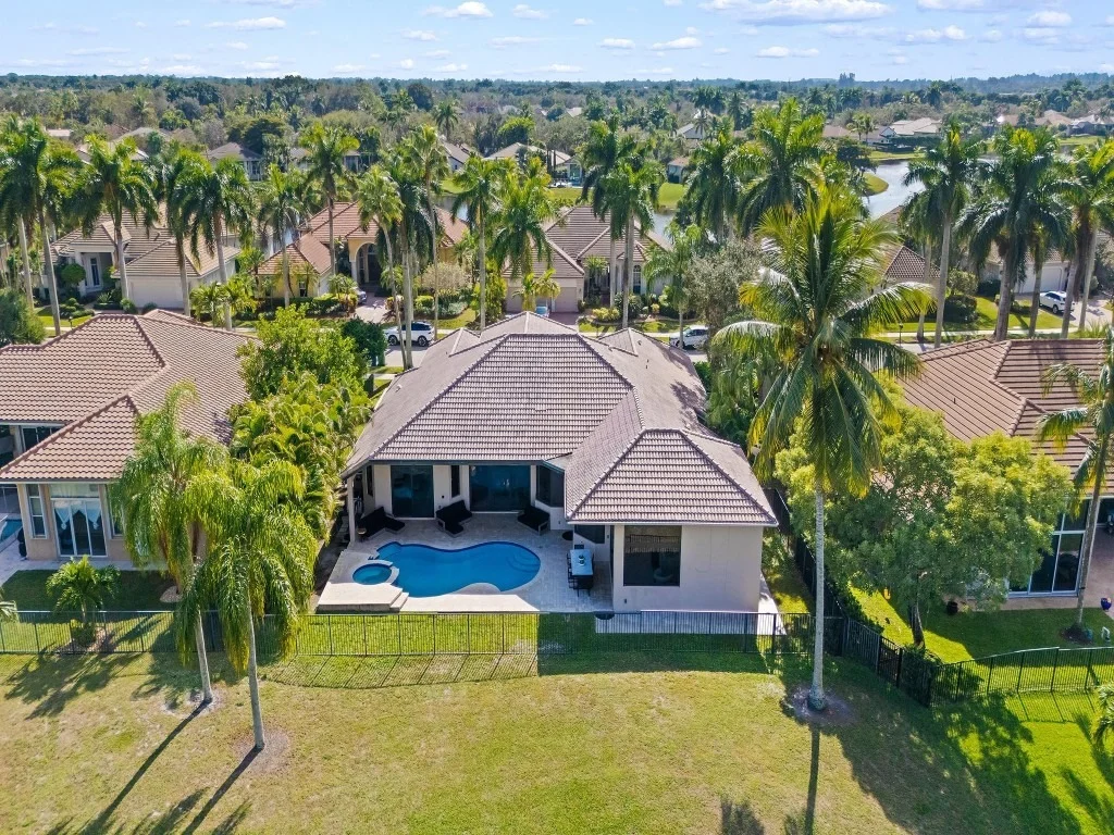 Photo of 2583 Mayfair Lane