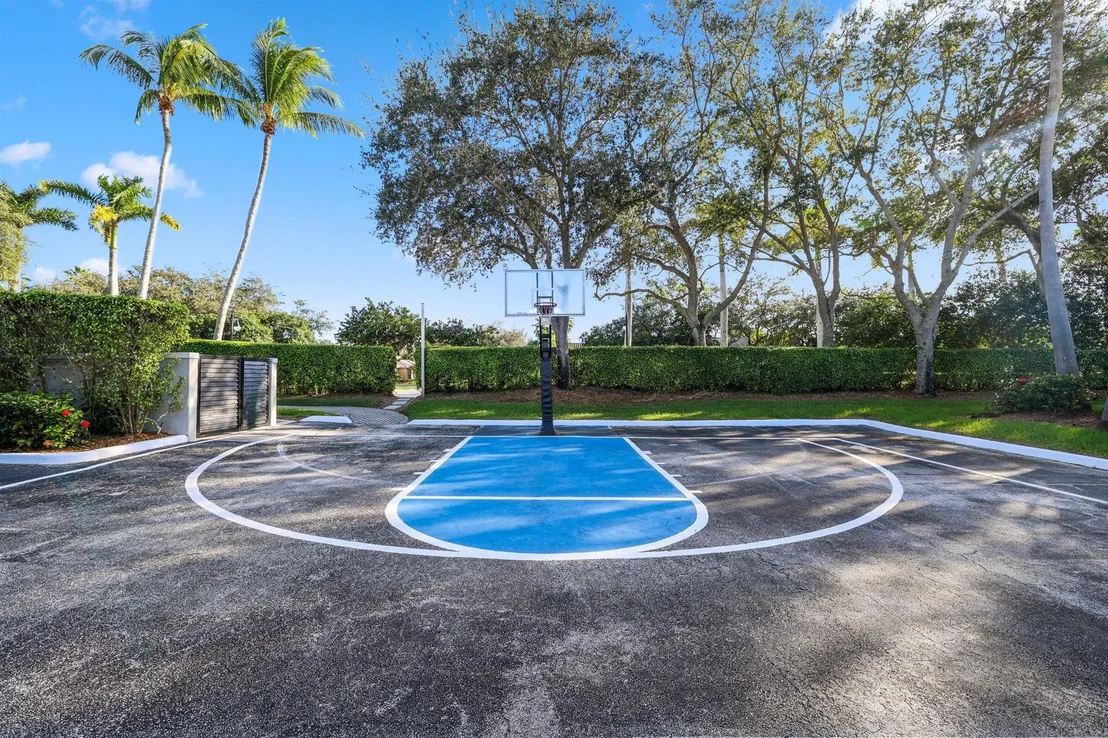 Photo of 19090 Skyridge Circle