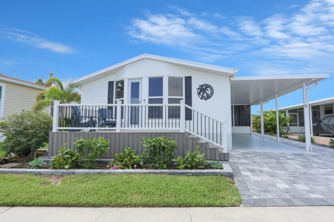 Photo of Unit 117 at 400 N A1a 117