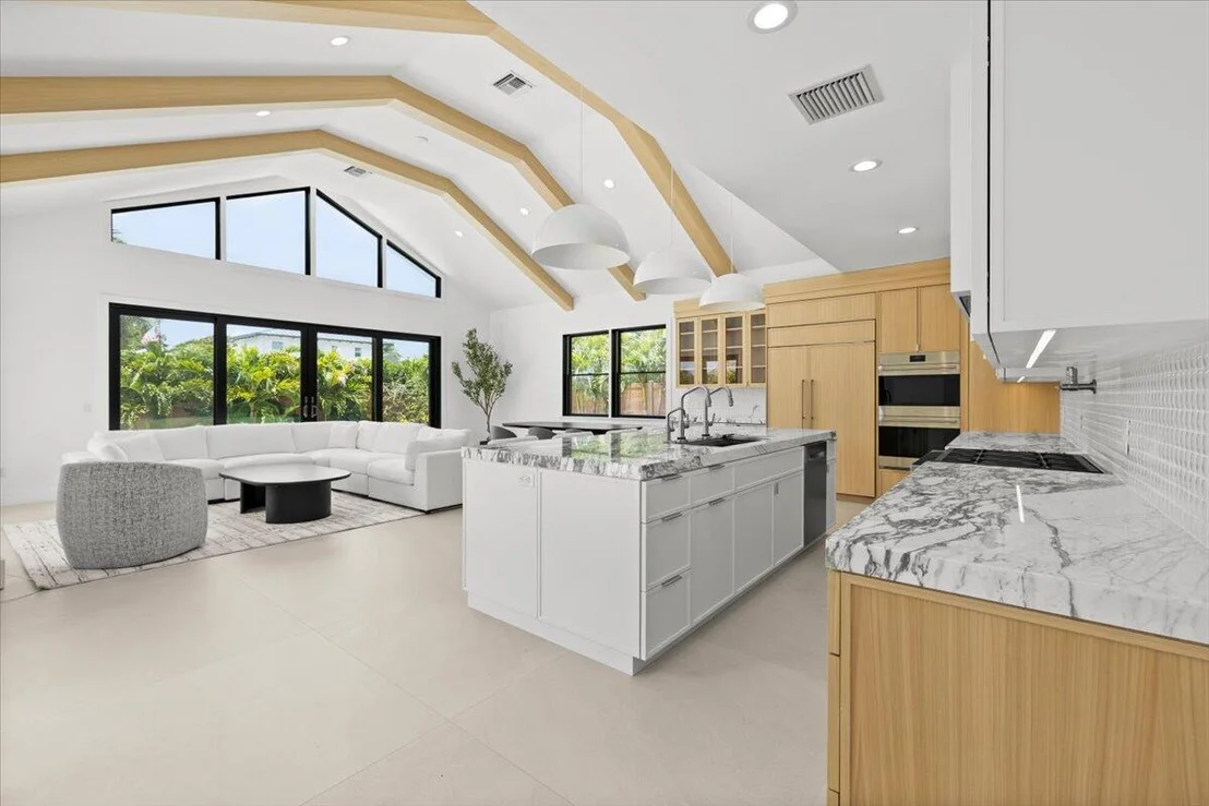 Photo of 8 LEEWARD Circle