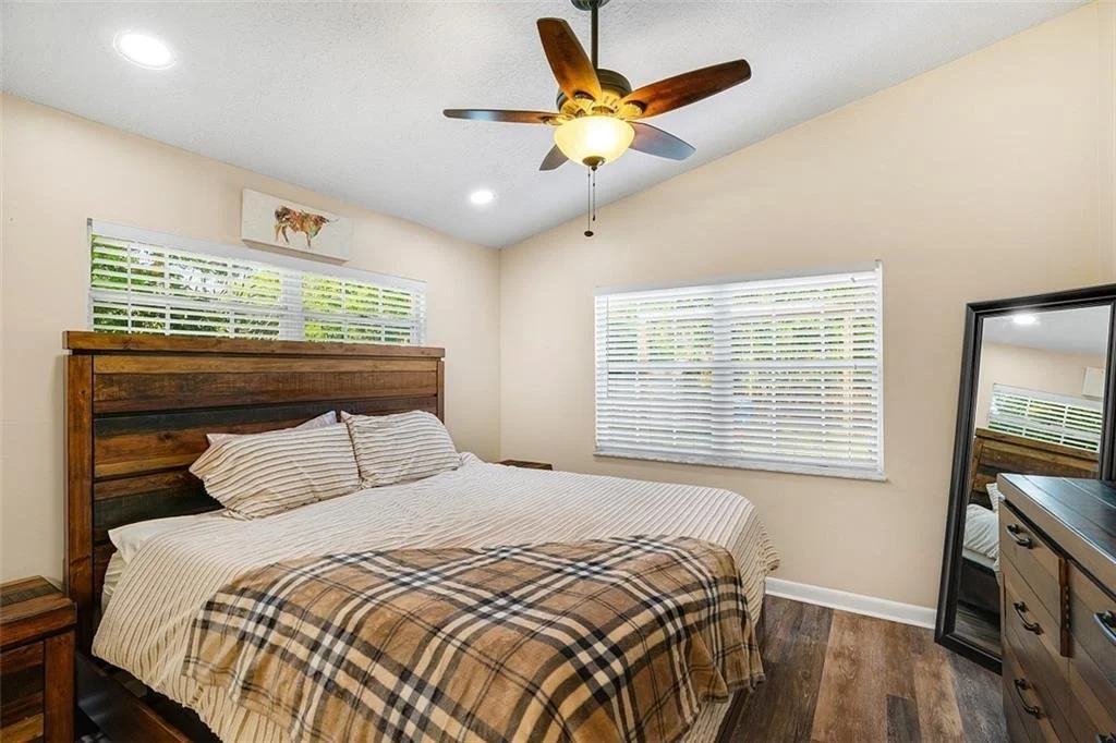Photo of 2946 1st Lane