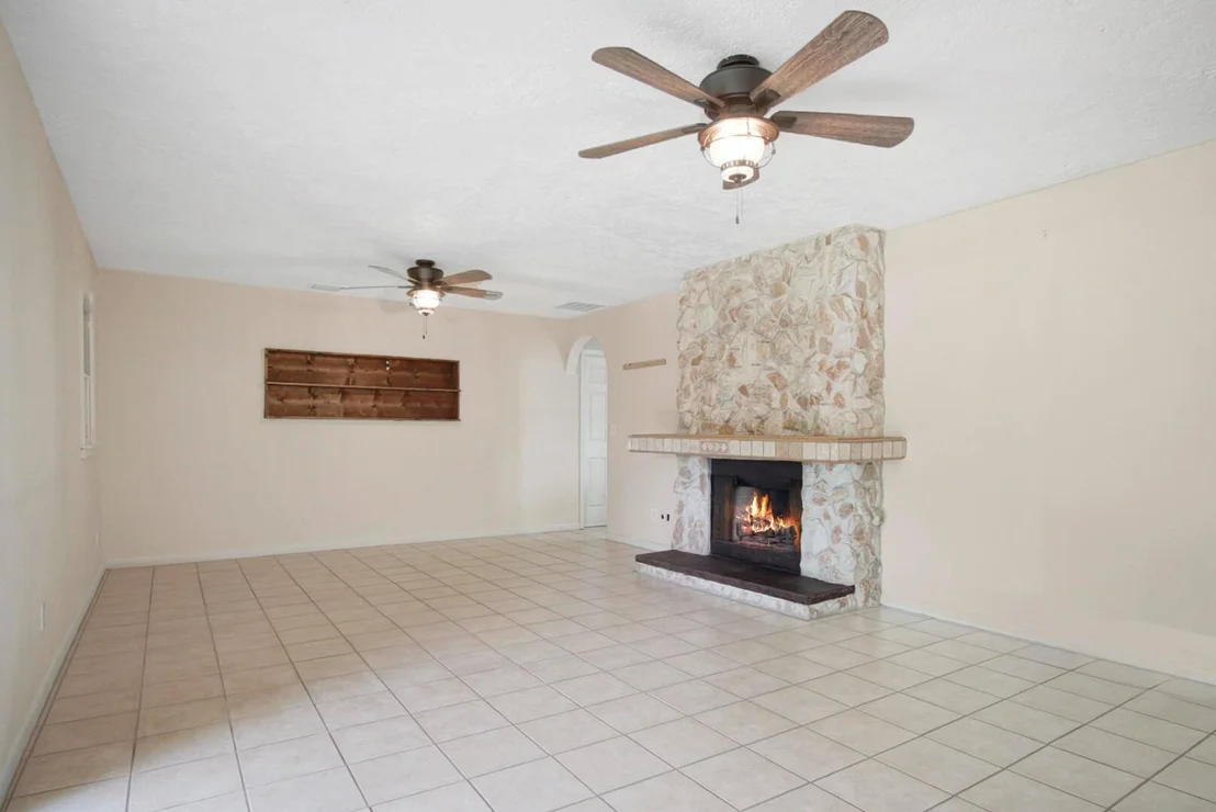 Photo of 4903 Sunset Boulevard