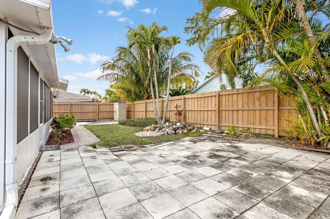 Photo of 6467 Foster Street