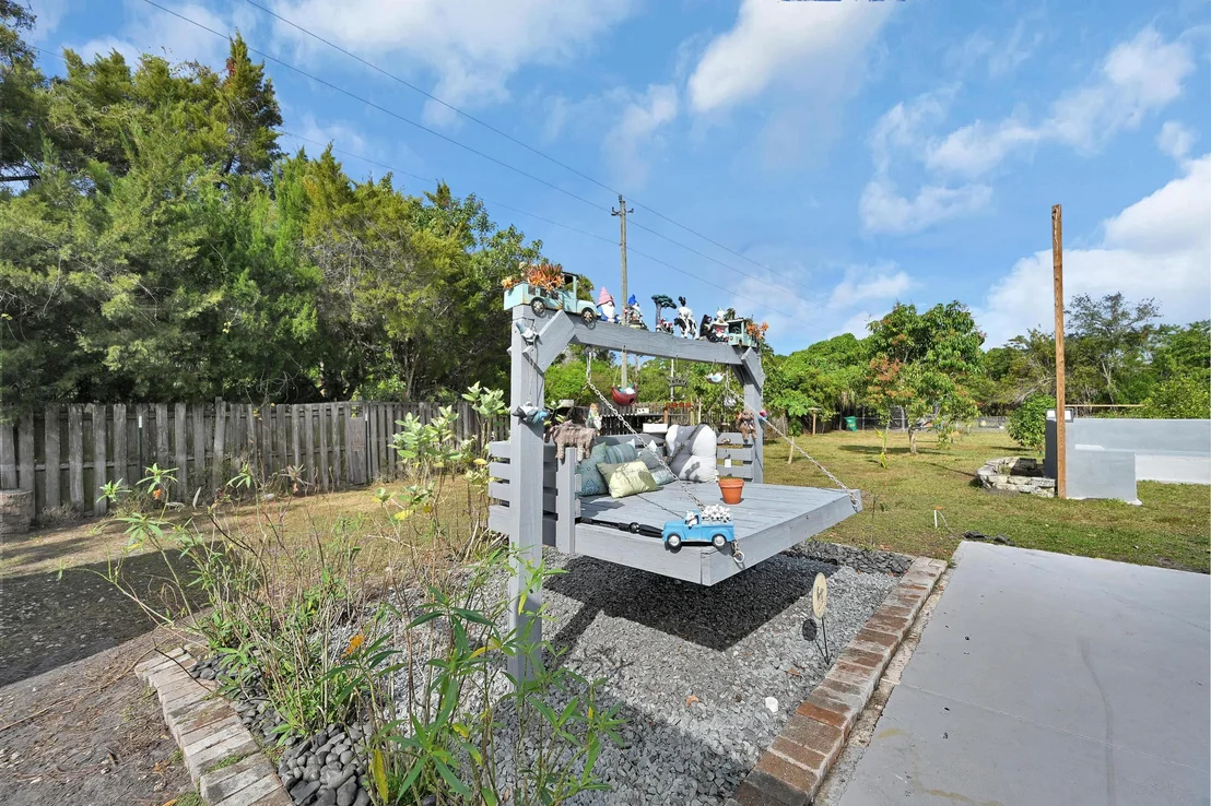 Photo of 2404 Dade Road