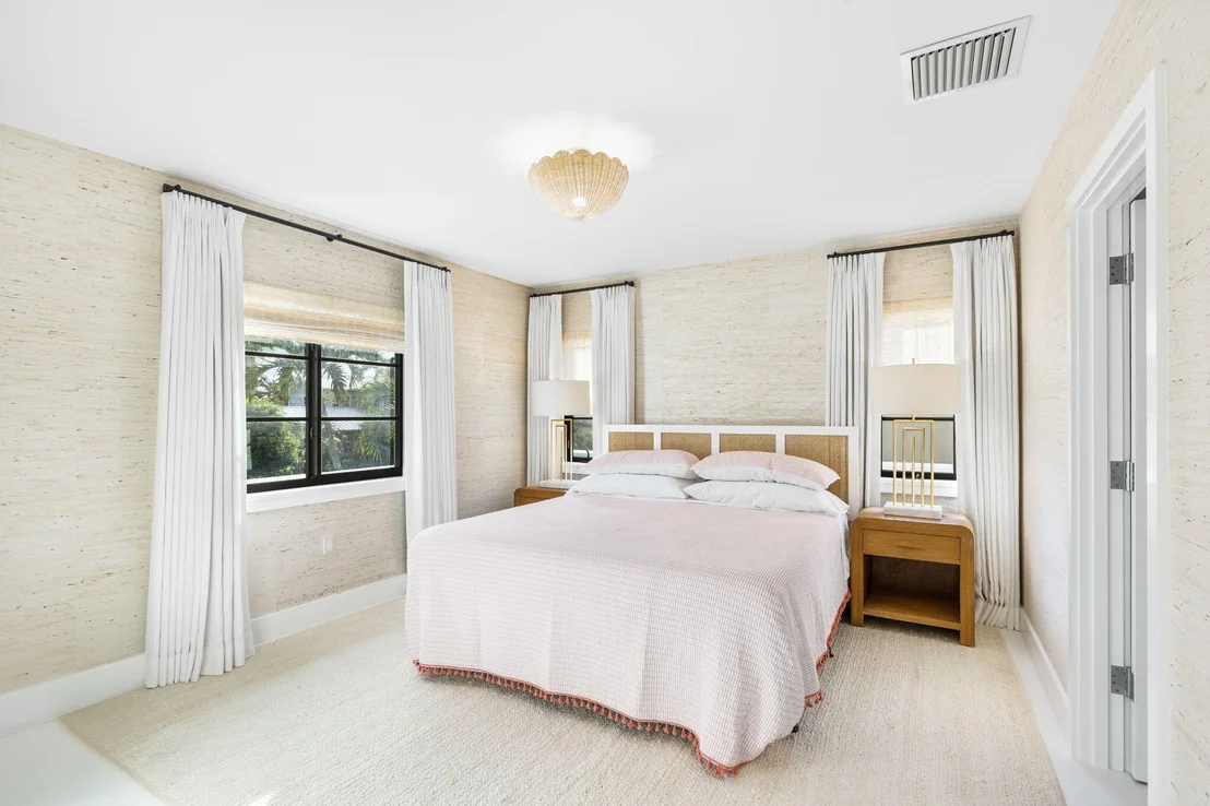 Photo of 226 Cove Place